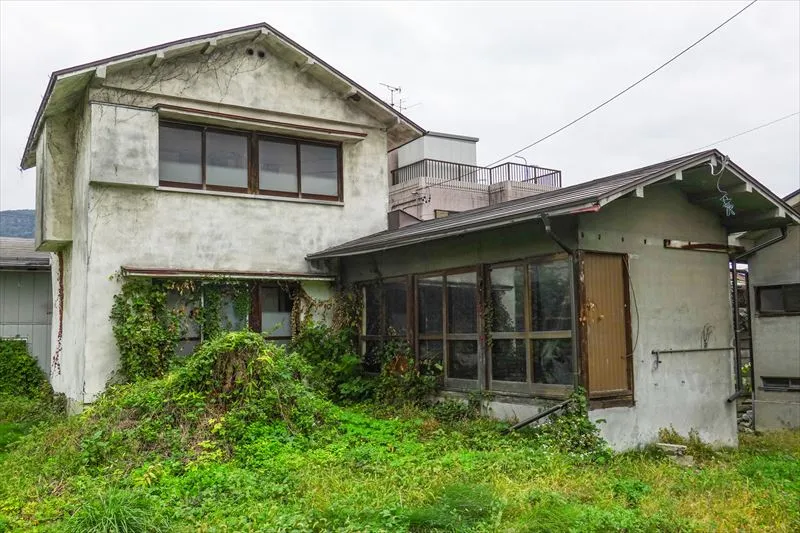 空き家を放置するとどうなるか